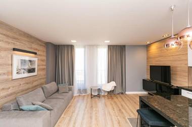 18199 New York Concept House CHECK-IN 24-7