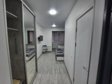 Посуточно мини-студия метро Минская Киев