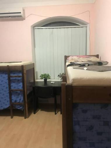 ArArAt-HOLOSIIVSKYI Hostel KIEV