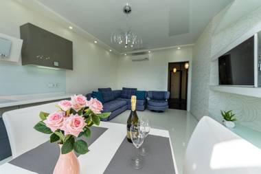 Fashionable panoramic apartments Dnieper. Obolon