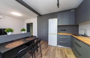 Осокорки видовая современная 3х комнатная с 2мя спальнями рядом с Эпицентром.