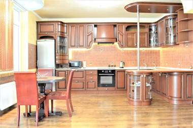 VIP апартаменти з видом на озеро