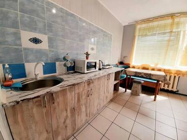 Яновского 1к средняя