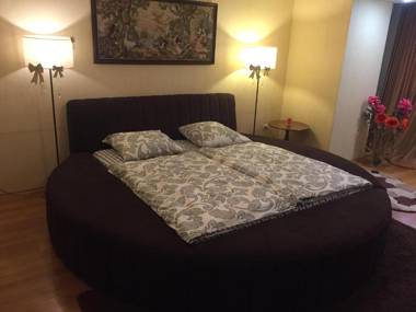 One-Bedroom Apartment in the center