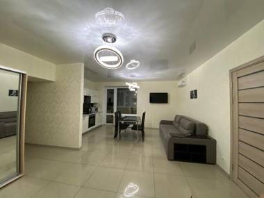 Lux 3-bedroom apartment in Most City area