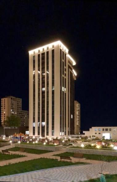 Luxury for Business & Pleasure Royal