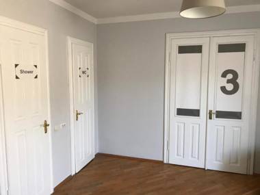 Pelican Guest House & Apartments