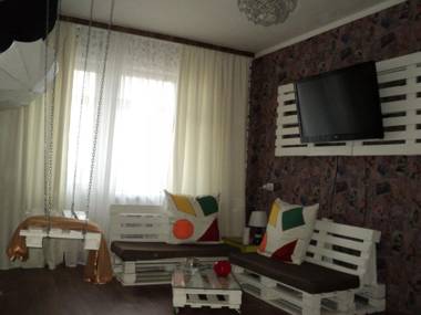 Apartment on Vasylia Stusa St 10