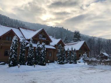 Villa "Затишна"