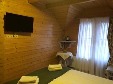 Villa "Затишна"