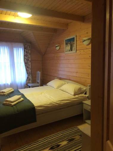 Villa "Затишна"