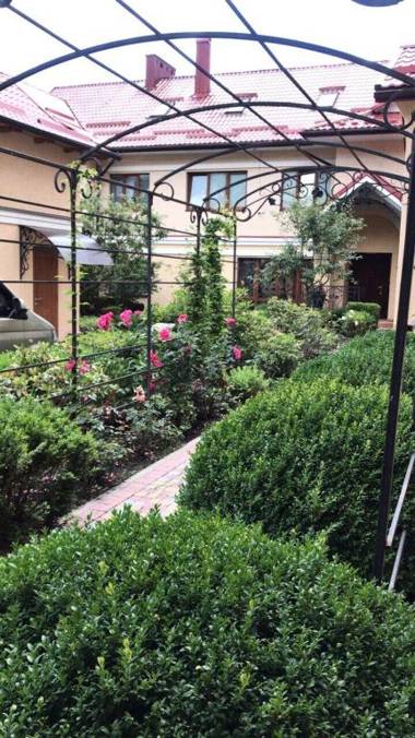 Петрос Family Hotel