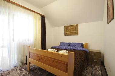 Садиба АнноМарі - відпочинок в Карпатах котедж Яремче