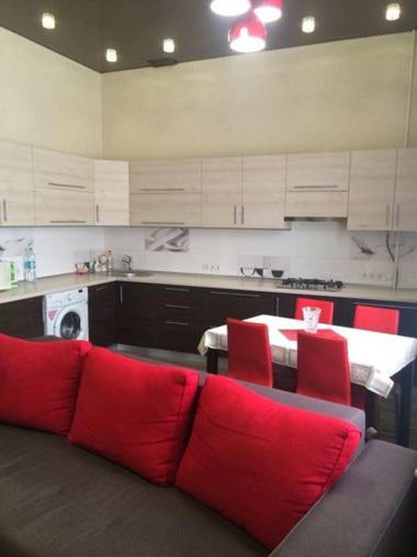 2-х комн квартира в новом элитном доме в центральном районе города