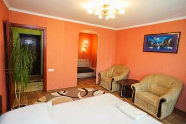 Академіка Корольова 14