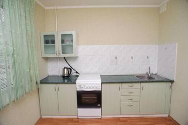 ул. Героев Днепра 5 рядом Днепр