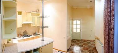 Квартира подобово у Львові на Замарстинівській 10