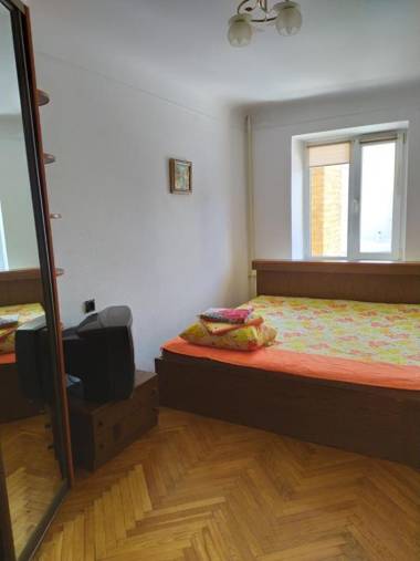 3- х комнатная квартира в центре