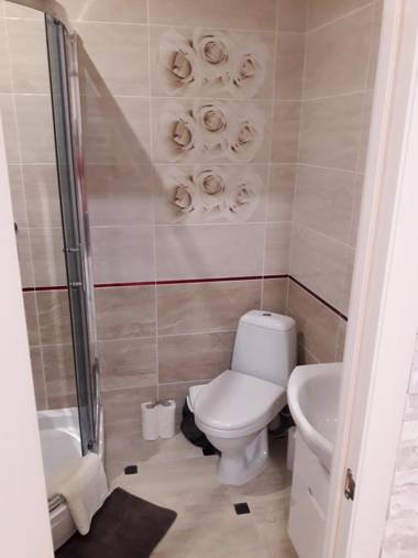 Готель River House