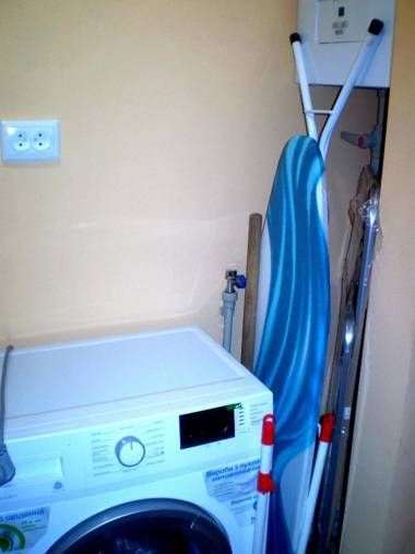 НЕБОЛЬШАЯ СТУДИЯ центр Николаева на Соборной-Макарова Макдональдс диван и кресло 2 этаж Wi-Fi