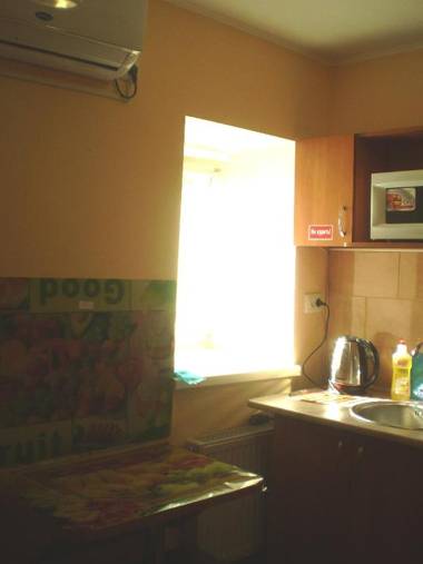 МИНИ СТУДИЯ центр Николаева Соборной-Макарова Макдональдс WI-FI 1 диван 2 этаж