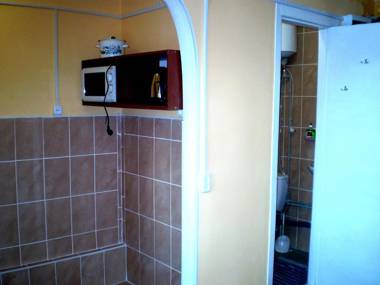 НЕБОЛЬШАЯ СТУДИЯ проспект Центральный 124А WI-FI 2 дивана 3 этаж 9 этажного дома