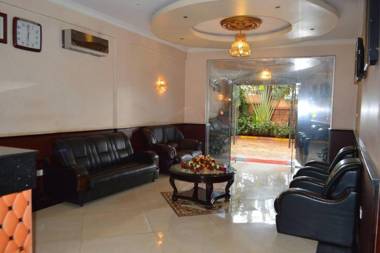 Super Paradise Hotel