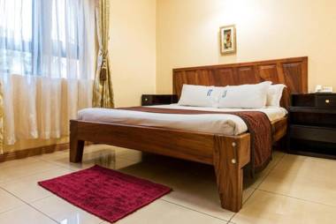 Luxury apartment for 24 people