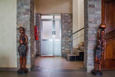 Hotel Kash Masaka Road