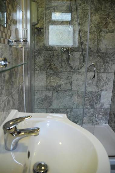 Cricklewood Lodge Hotel