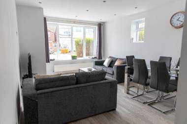 London Northwick Park Serviced Apartments by Riis Property