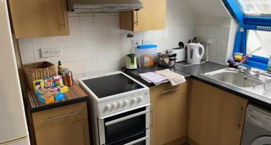 Home Away From Home 1-4 Bed Whole Property