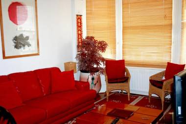 Hartland Apartments - near Cliffs Pavilion