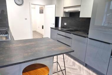 Victoria House by Kasar Stays