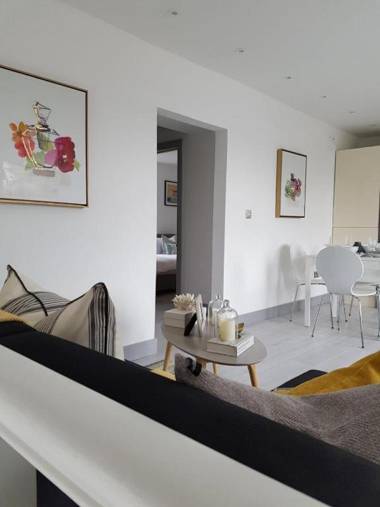 Beautiful 2-Bed Apartment in Southend-on-Sea