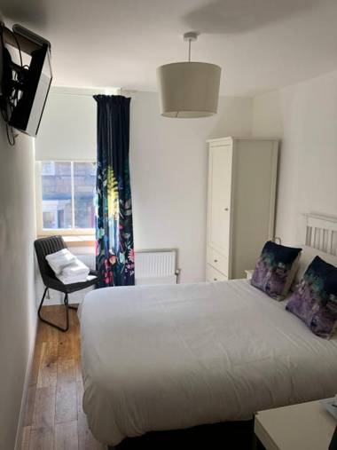 The Queen's Head Hotel