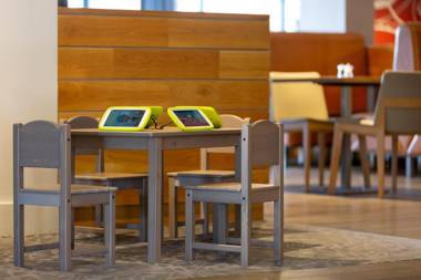 Holiday Inn London Brentford Lock an IHG Hotel