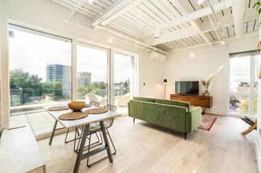 Luxury 2BD Flat wTerrace and Amazing Views