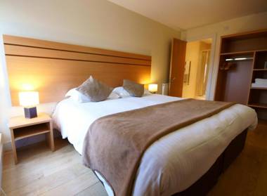 Crompton Court Apartments