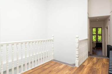 Stunningly Luxurious London Apartment (MHB350)