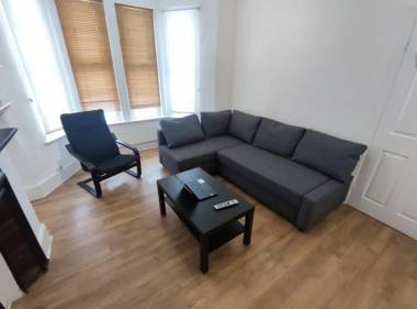 4 bedroom house near central London