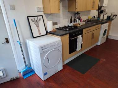 4 bedroom house near central London