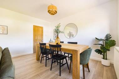 The Finchley Bolthole - Delightful 2BDR Flat