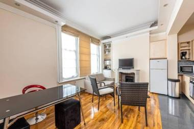 London Kensington & Chelsea 2 Bed Zone 1 Aprt