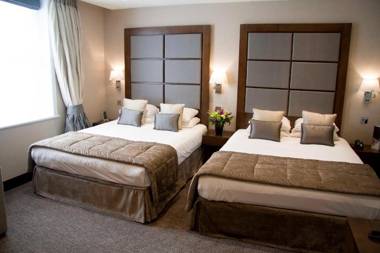 Wellington Hotel by Blue Orchid