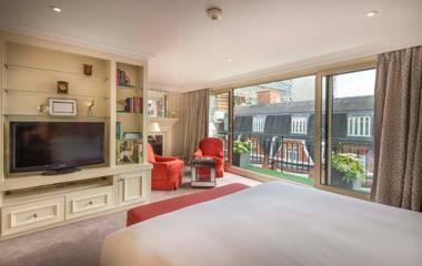 The Capital Hotel Apartments & Townhouse