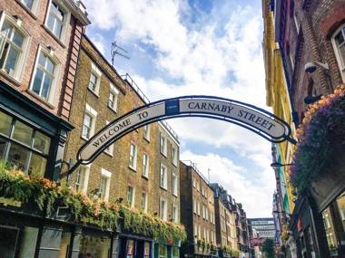 Holiday Inn Express London Victoria an IHG Hotel