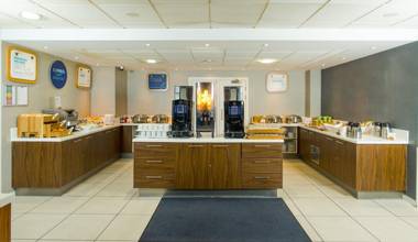 Holiday Inn Express London-Wimbledon-South an IHG Hotel