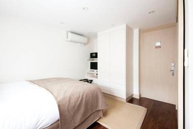 Claverley Court Apartments Knightsbridge