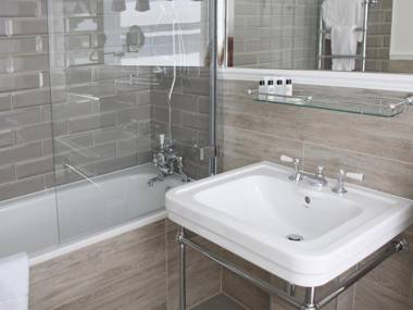 The Clerk & Well Pub and Rooms